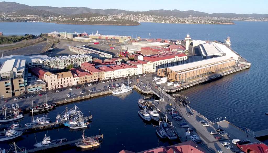 Macq 01 Hotel Hobart Esterno foto Aerial view of the Port of Hobart