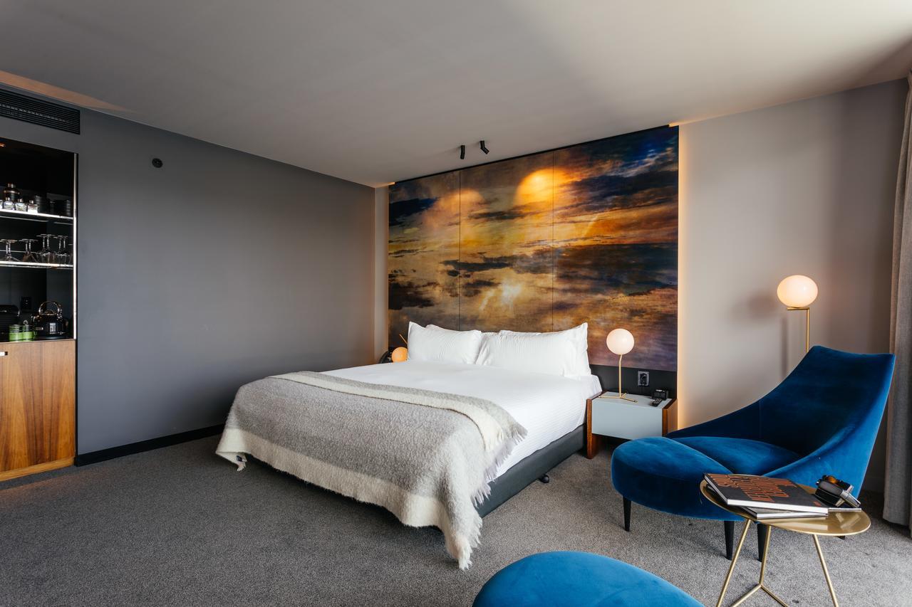 Macq 01 Hotel Hobart Esterno foto A room at the hotel